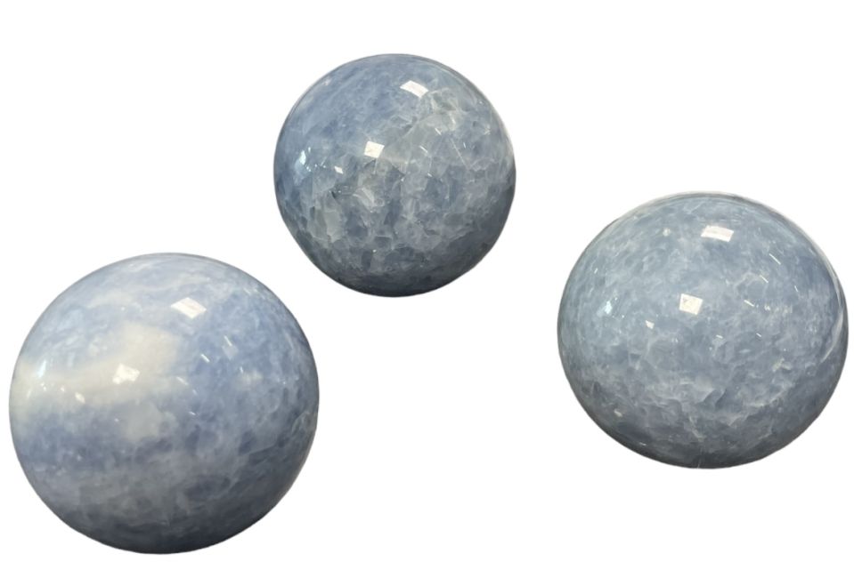 3 Sphères Calcite bleue polis 1.545k
