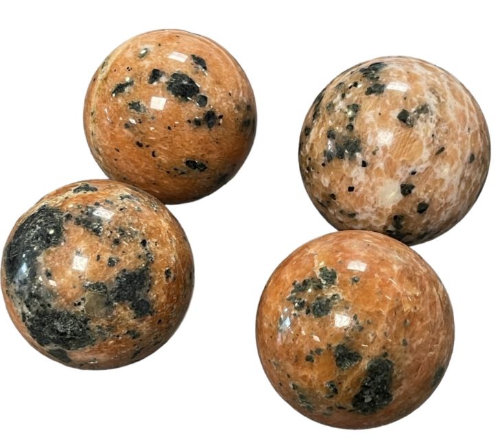 4 Sphères Calcite orange polies 1.790kg