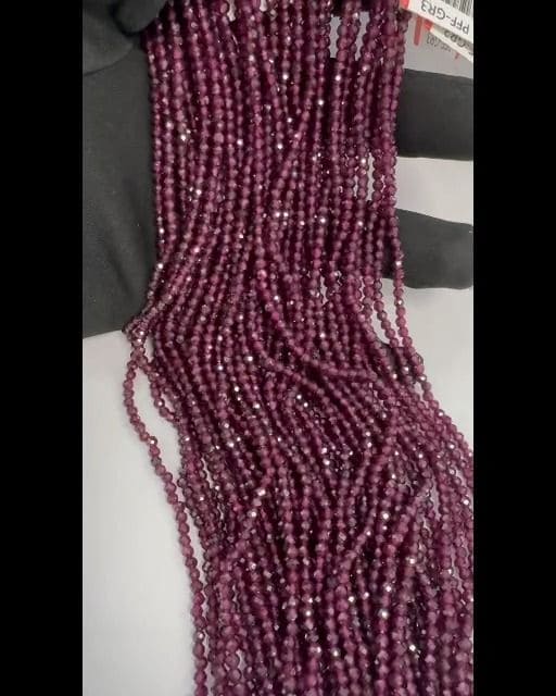 Grenat Rouge Facettée AA perles 3mm sur fil 40cm